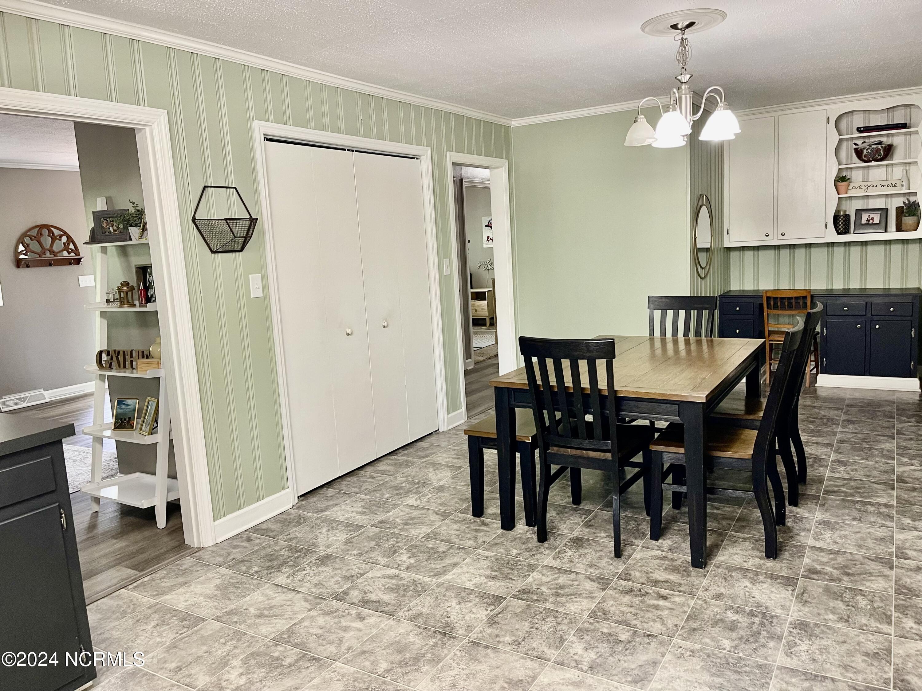 129 Woodland Road Rockingham, NC 28379 - Photo 15 of 38 eat in kitchen