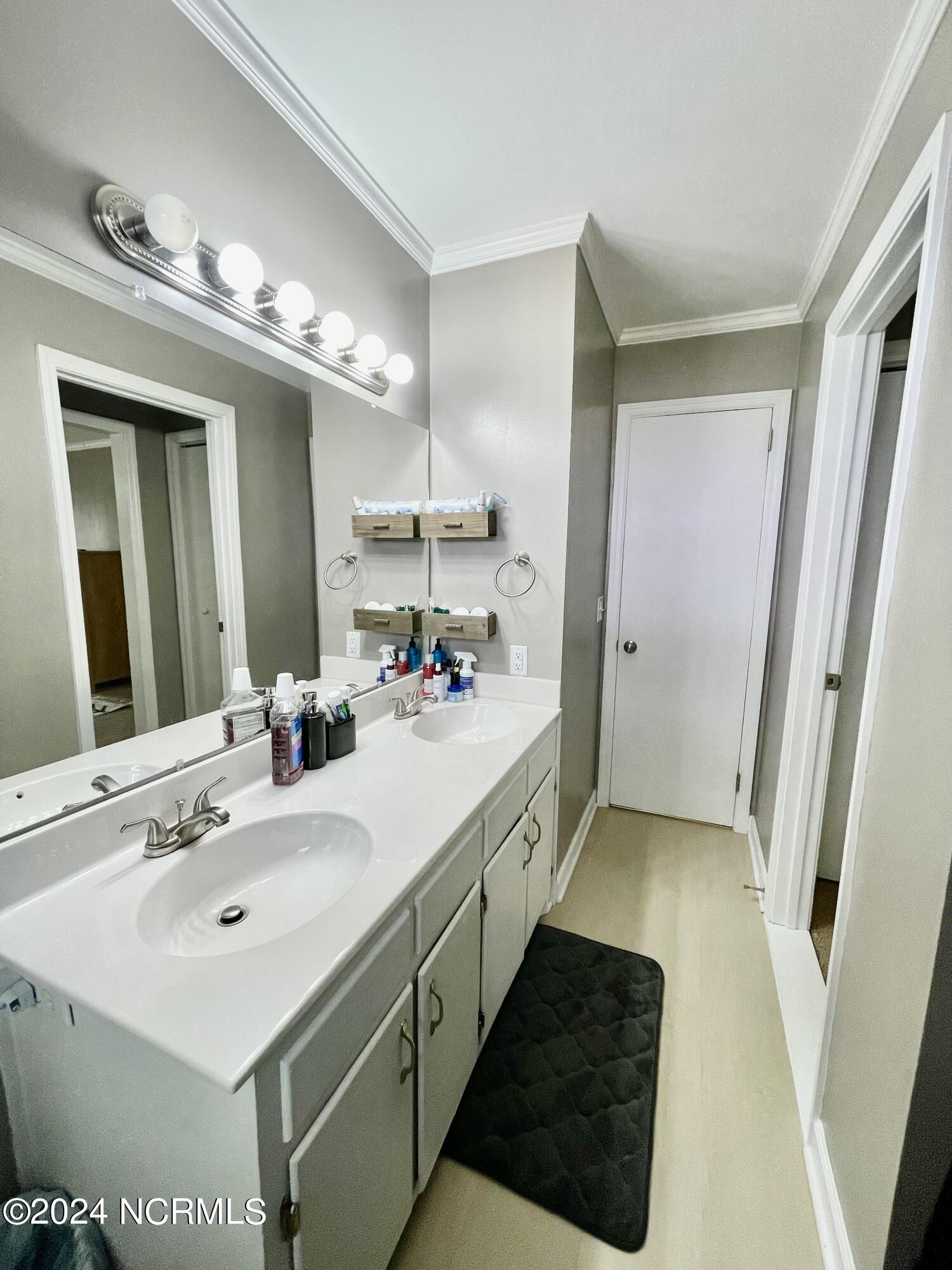 129 Woodland Road Rockingham, NC 28379 - Photo 20 of 38 primary bath