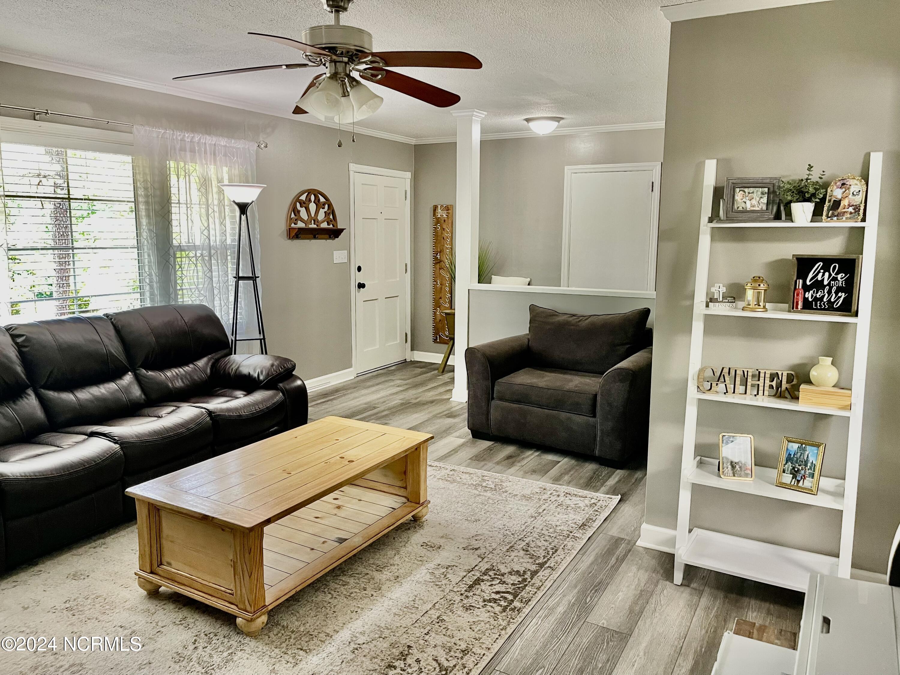 129 Woodland Road Rockingham, NC 28379 - Photo 4 of 38 family room