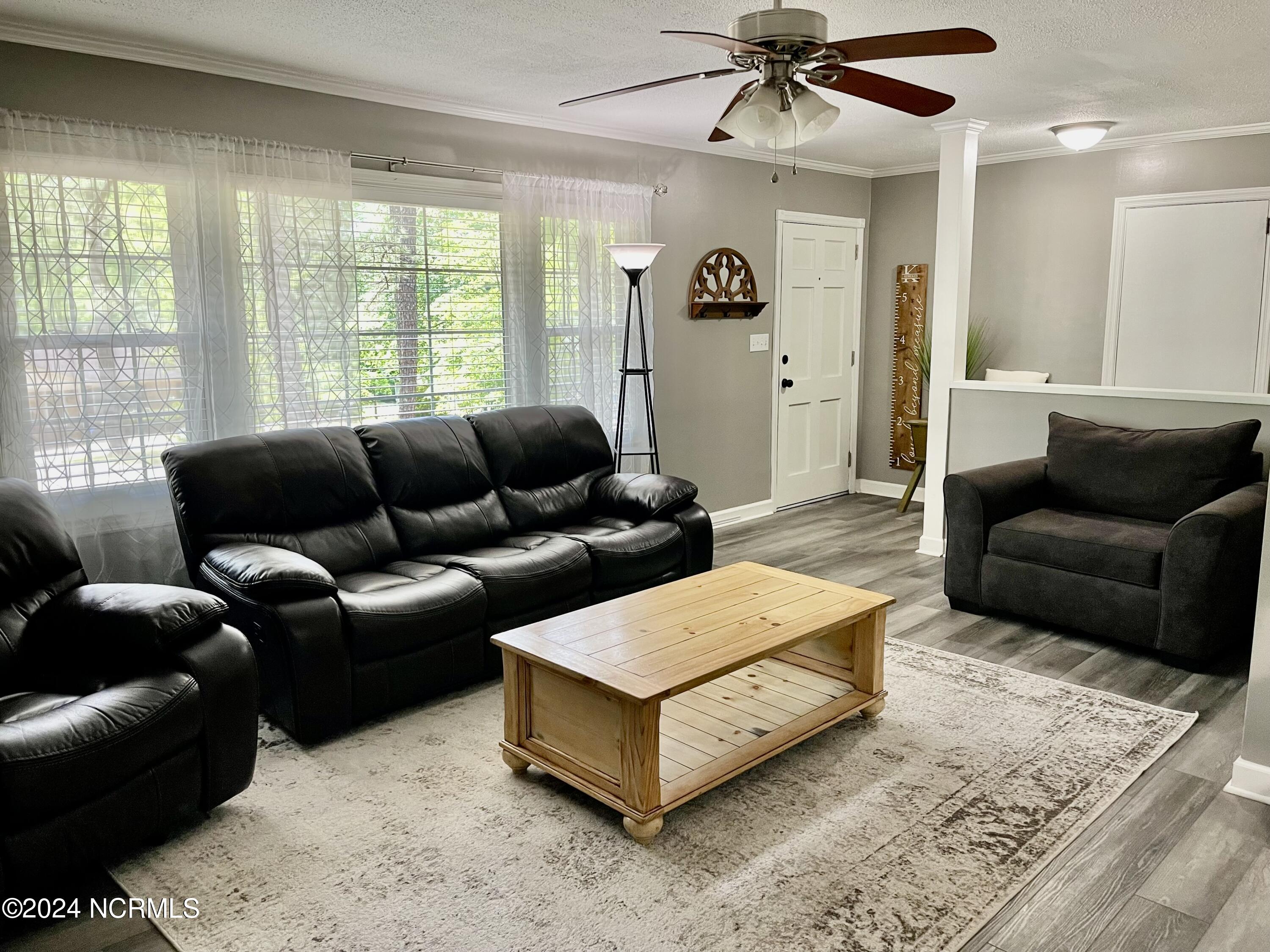 129 Woodland Road Rockingham, NC 28379 - Photo 5 of 38 family room