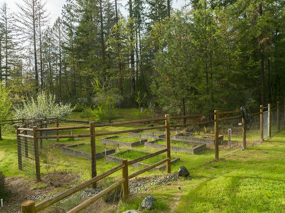 284 Hidden Valley Road Grants Pass, OR 97527 - Photo 46 of 55 46