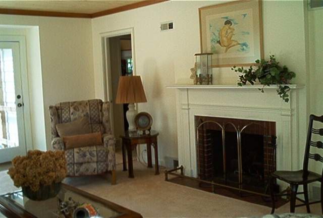 1605 Highview Road East Peoria, IL 61611 - Photo 5 of 7 Gallery Image 5