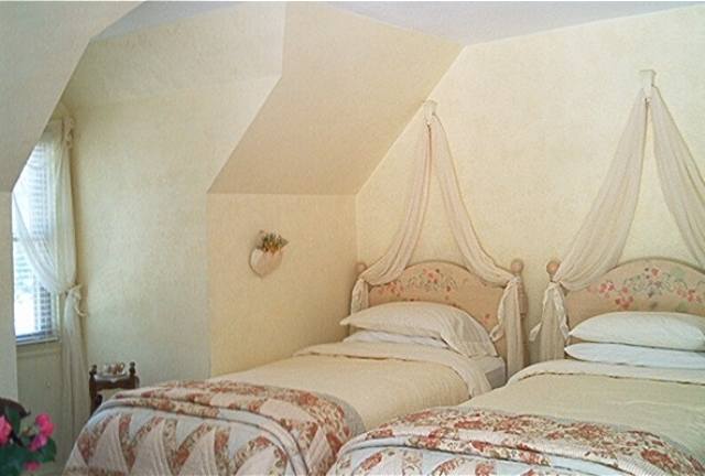 1605 Highview Road East Peoria, IL 61611 - Photo 6 of 7 Gallery Image 6