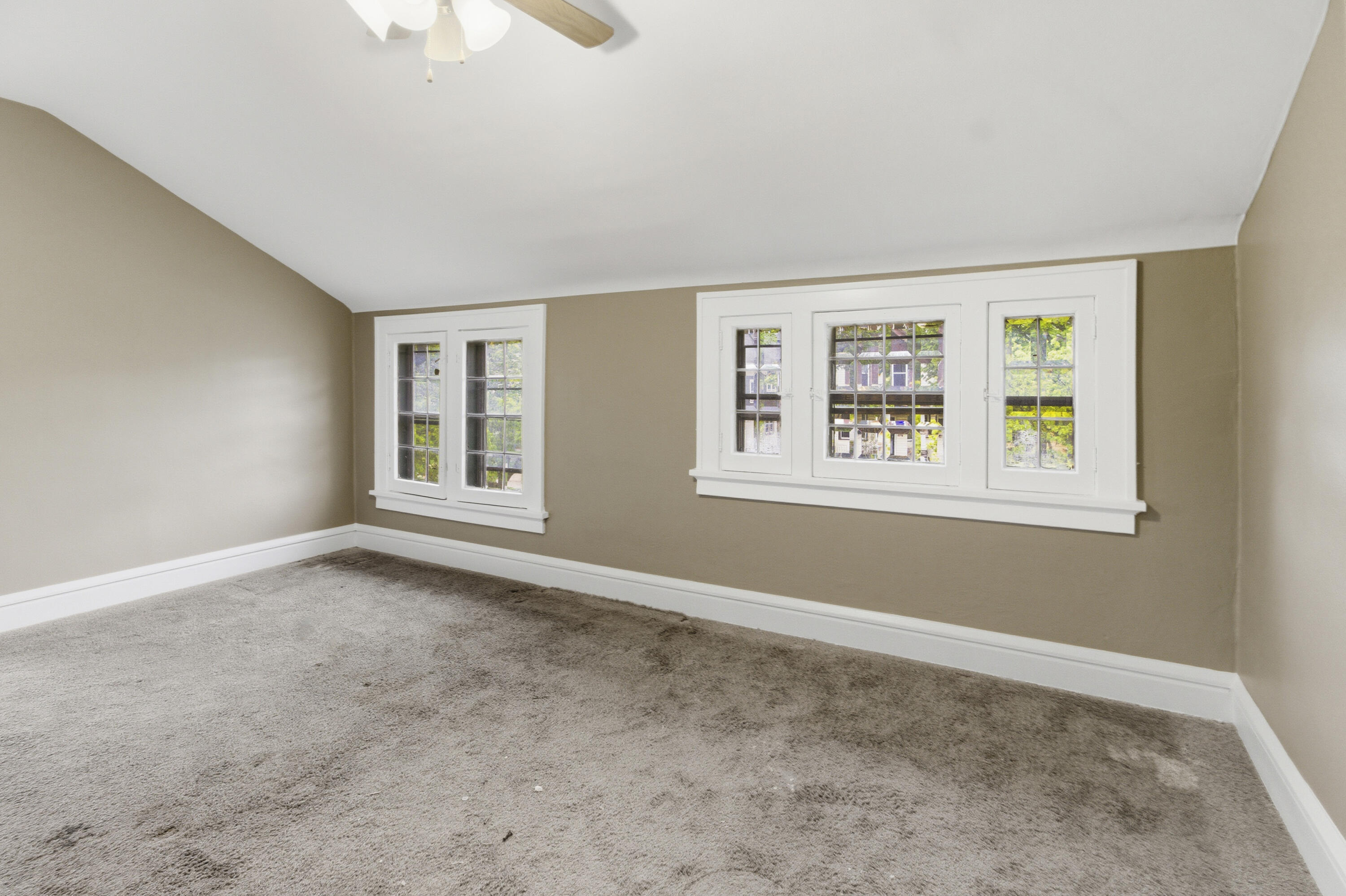 2432 North 55th Street Milwaukee, WI 53210 - Photo 14 of 41 IMG_1676