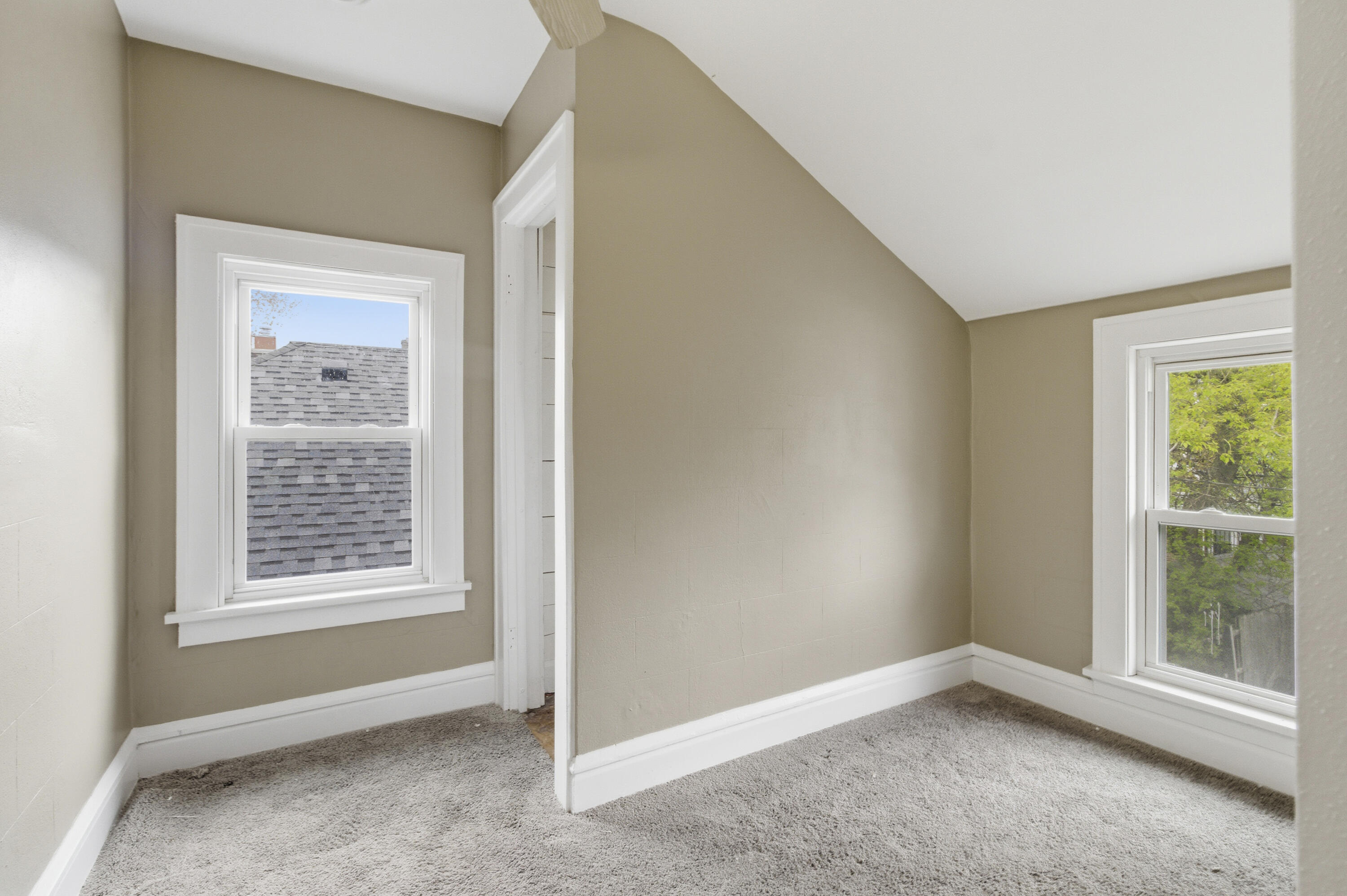 2432 North 55th Street Milwaukee, WI 53210 - Photo 24 of 41 IMG_1685