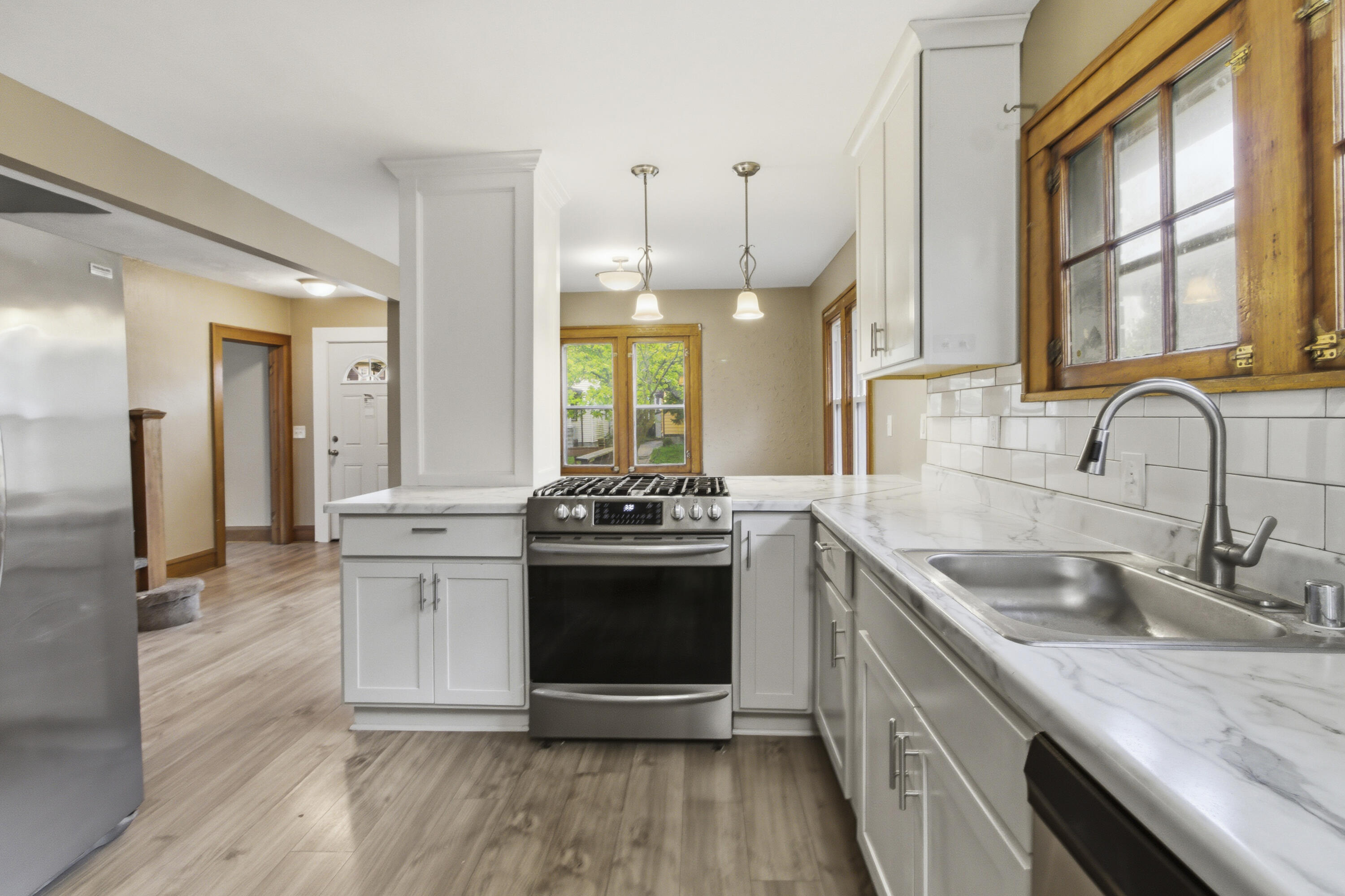 2432 North 55th Street Milwaukee, WI 53210 - Photo 2 of 41 IMG_1628