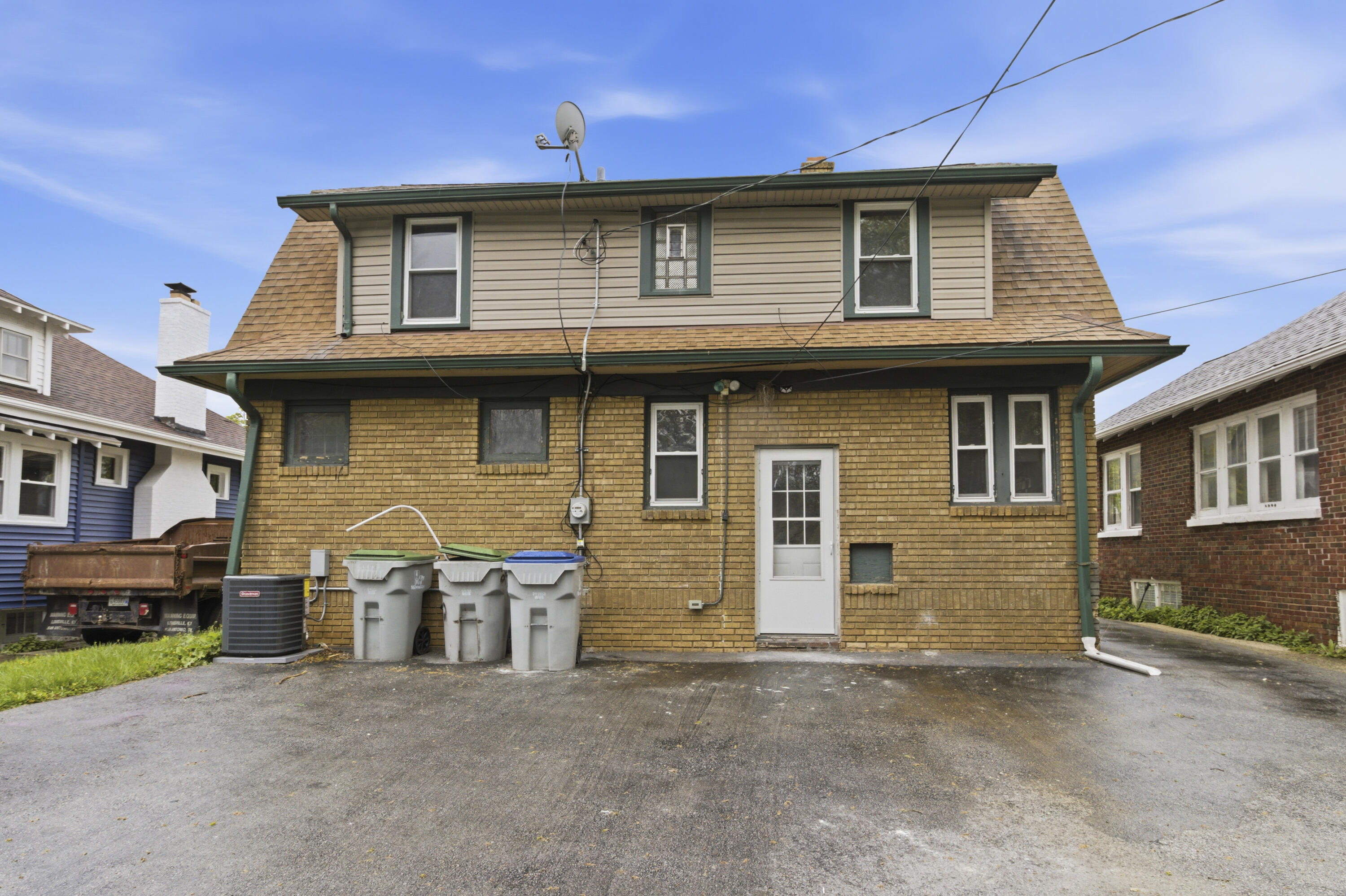 2432 North 55th Street Milwaukee, WI 53210 - Photo 34 of 41 IMG_1709