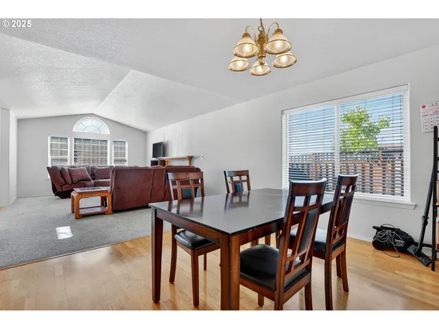 $565,000 | 32839 Southwest Crystal Springs Court, Scappoose, OR 97056