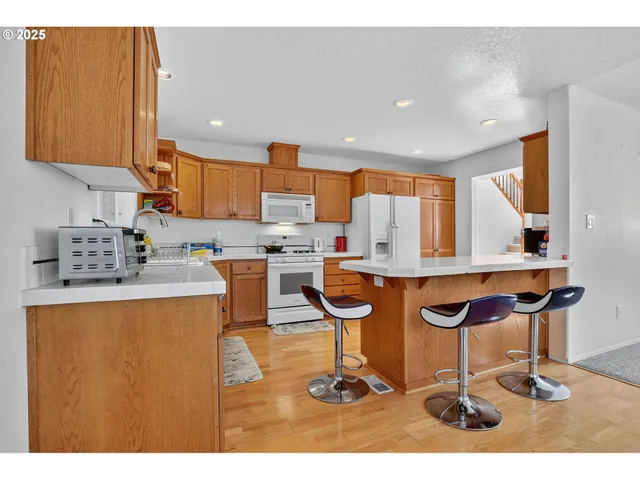 $565,000 | 32839 Southwest Crystal Springs Court, Scappoose, OR 97056