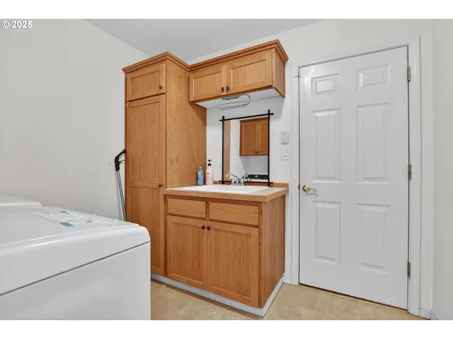 $565,000 | 32839 Southwest Crystal Springs Court, Scappoose, OR 97056