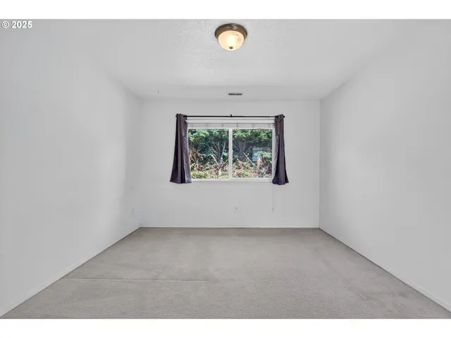 $565,000 | 32839 Southwest Crystal Springs Court, Scappoose, OR 97056