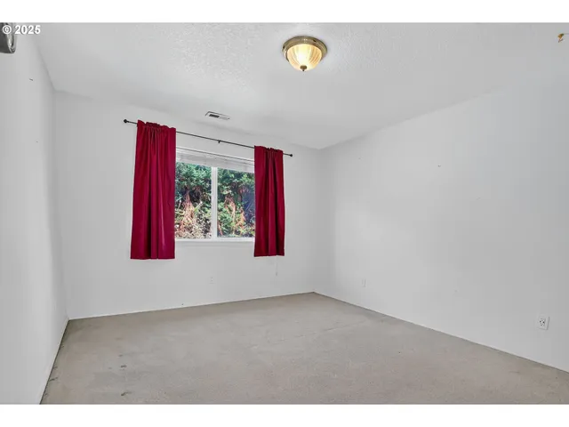 $565,000 | 32839 Southwest Crystal Springs Court, Scappoose, OR 97056