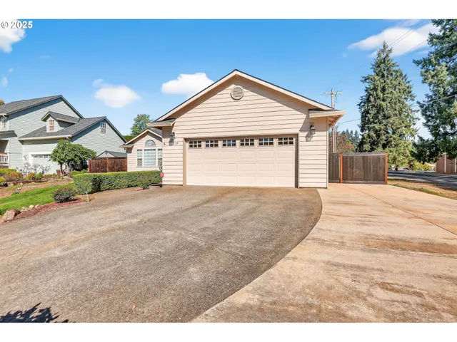 $565,000 | 32839 Southwest Crystal Springs Court, Scappoose, OR 97056