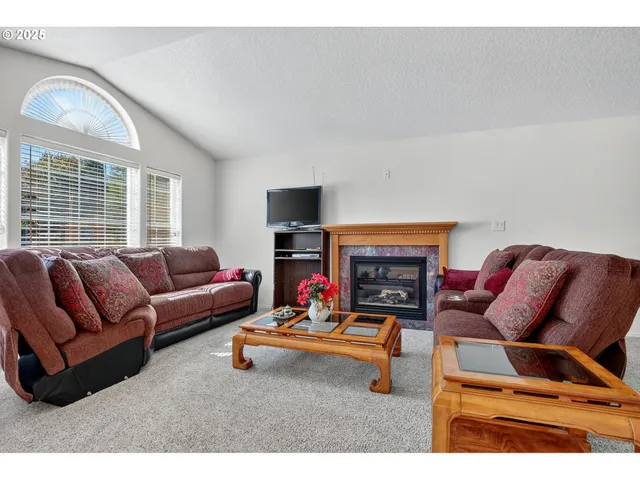 $565,000 | 32839 Southwest Crystal Springs Court, Scappoose, OR 97056