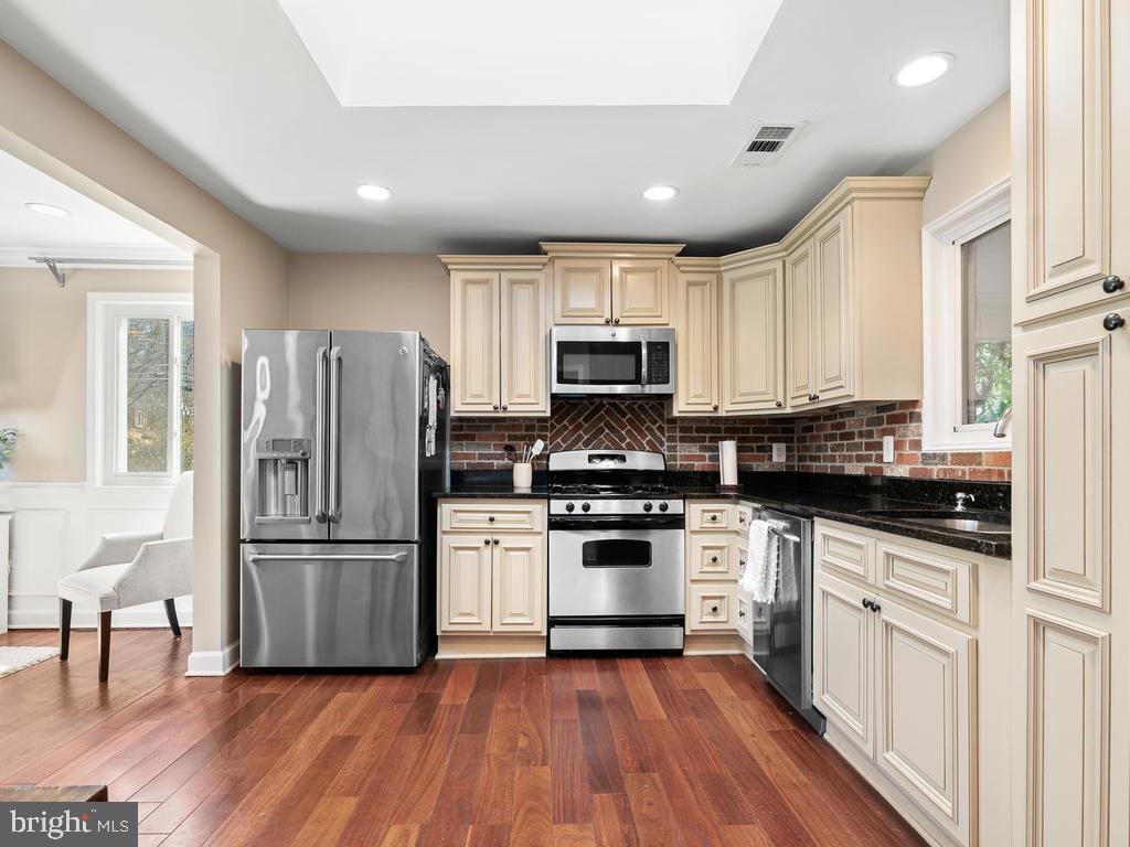 11614 Gail Street Silver Spring, MD 20902 - Photo 13 of 33