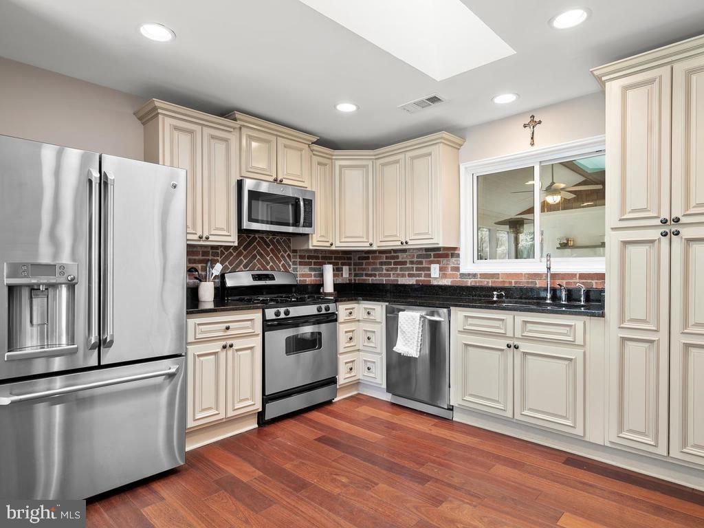 11614 Gail Street Silver Spring, MD 20902 - Photo 15 of 33