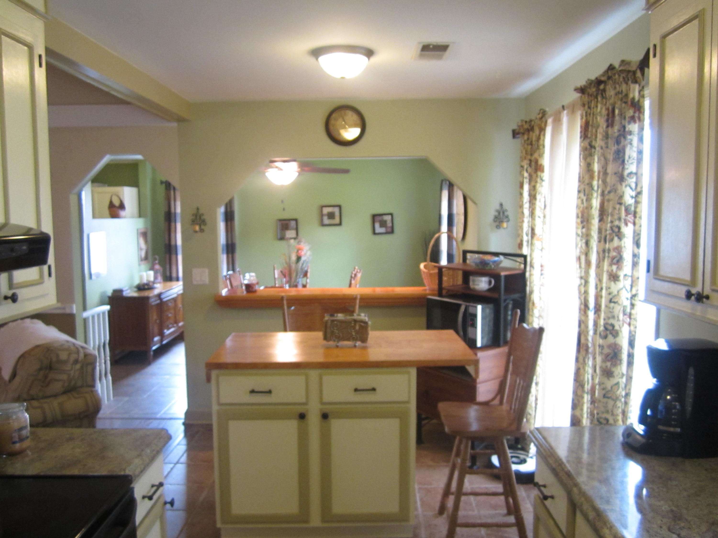 809 Beauregard Road Summerville, SC 29486 - Photo 13 of 26 809 Bearegard 032