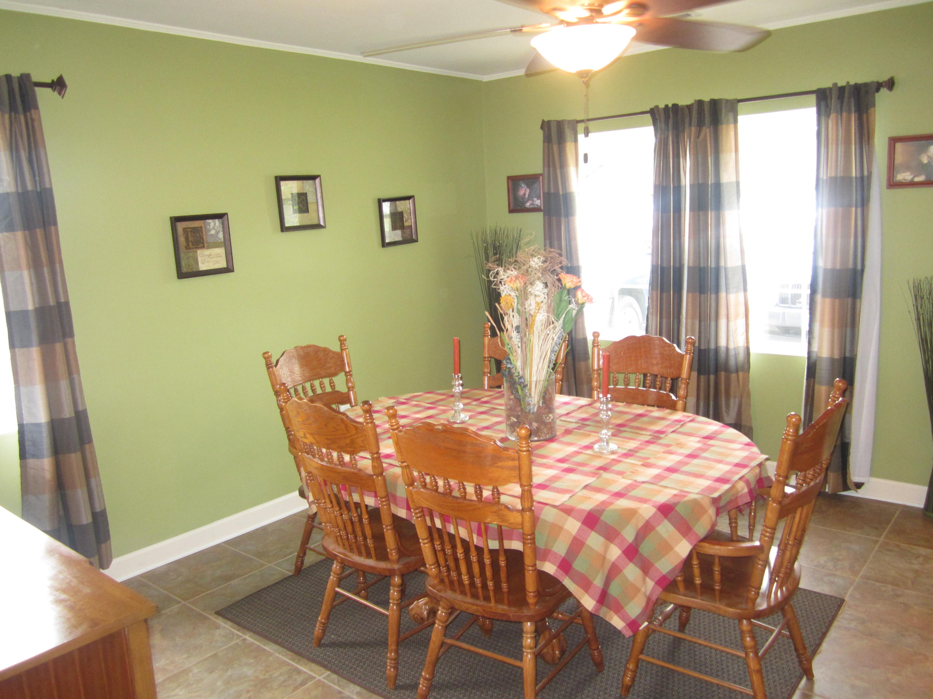 809 Beauregard Road Summerville, SC 29486 - Photo 17 of 26 809 Bearegard 019
