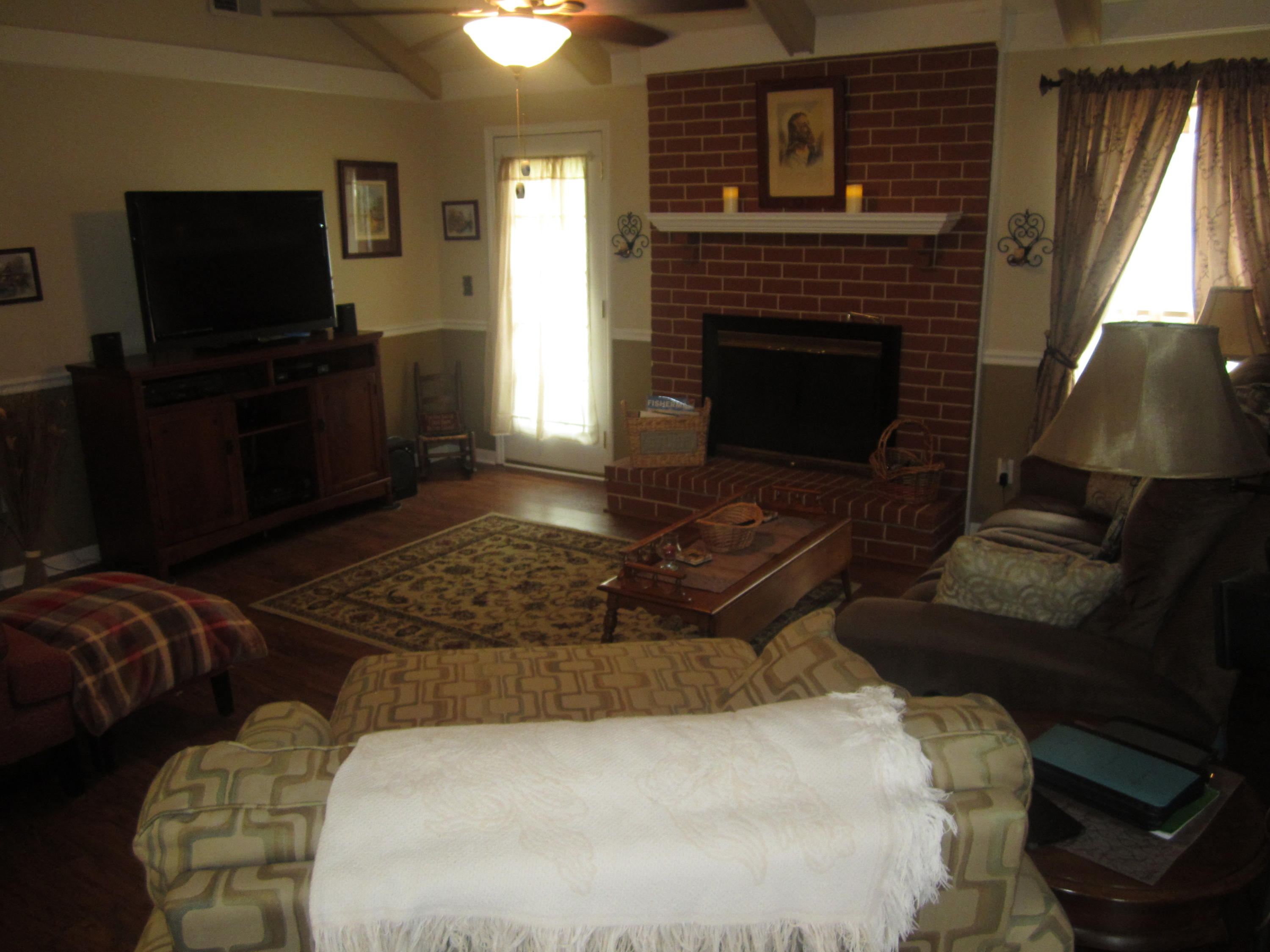 809 Beauregard Road Summerville, SC 29486 - Photo 10 of 26 809 Bearegard 035
