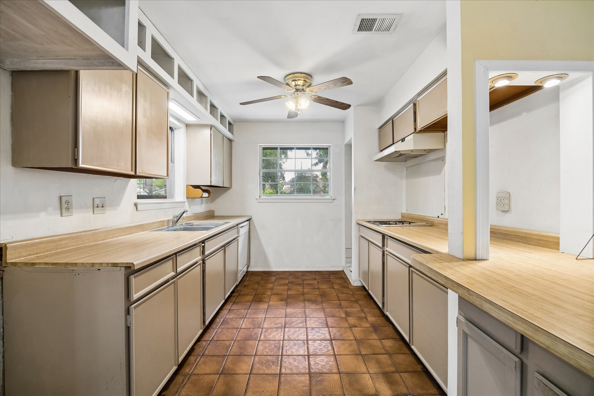 3314 Tanglewilde Street Houston, TX 77063 - Photo 13 of 23
