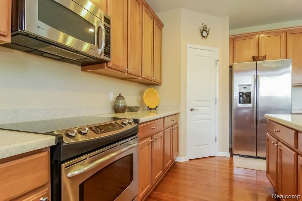 49364 Oxley Road Macomb, MI 48044 - Photo 13 of 35 013-Kitchen-1338537-print.jpg