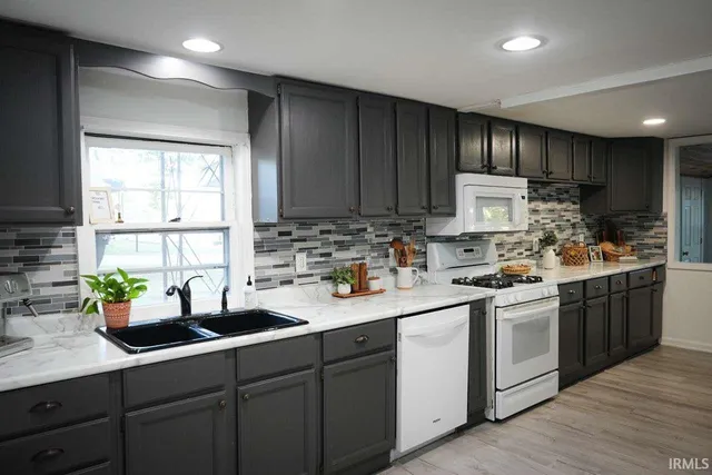 $239,900 | 3270 East Main Street, Macy, IN 46951