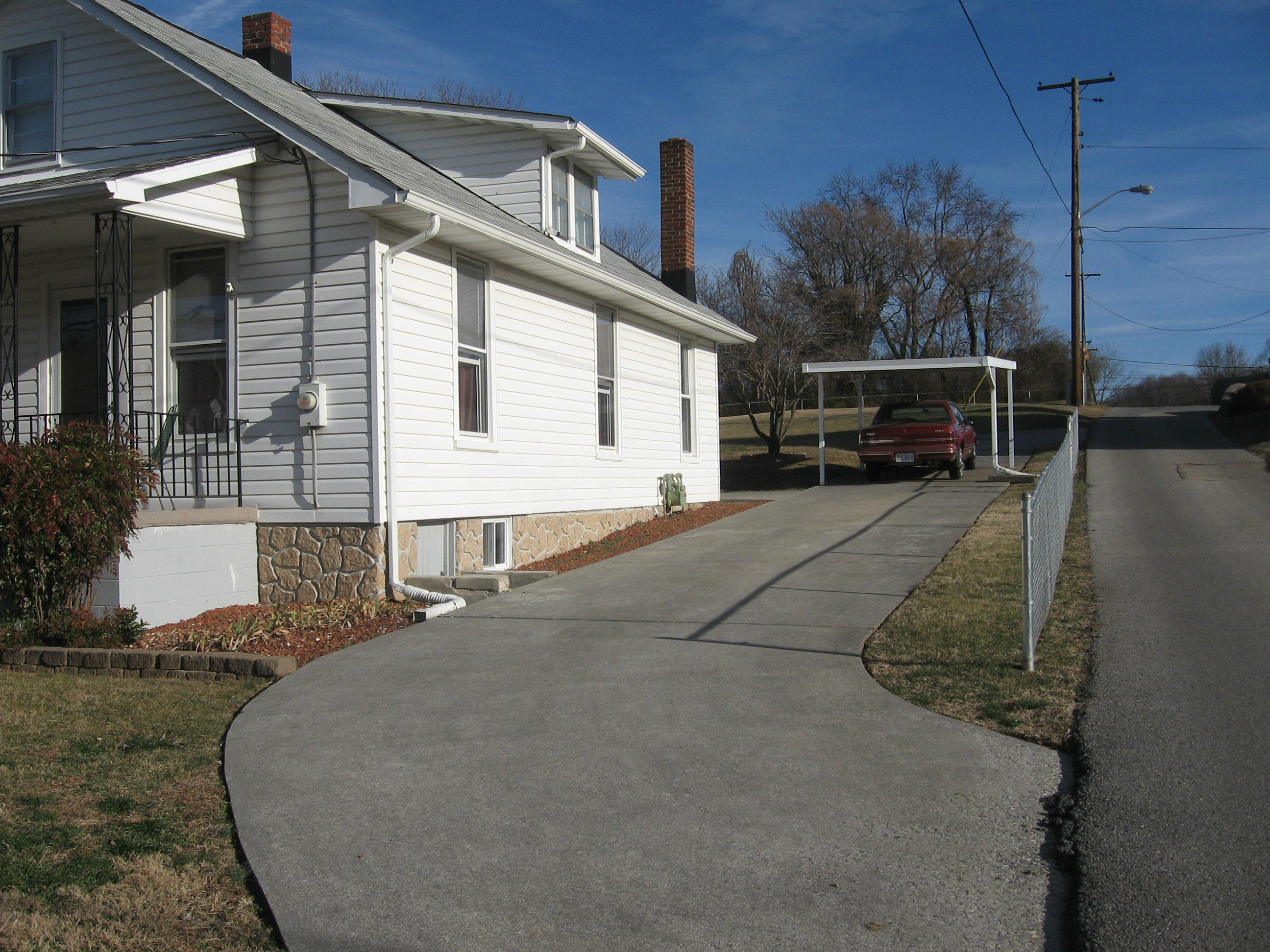 3436 New Spring Branch Road Southeast Roanoke, VA 24014 - Photo 19 of 22 Carport