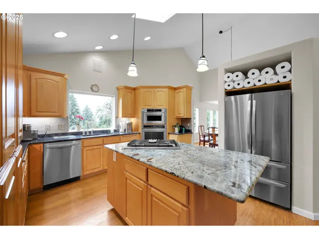 $725,000 | 1184 South 69th Street, Springfield, OR 97478