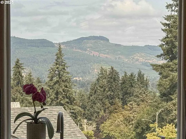 $725,000 | 1184 South 69th Street, Springfield, OR 97478