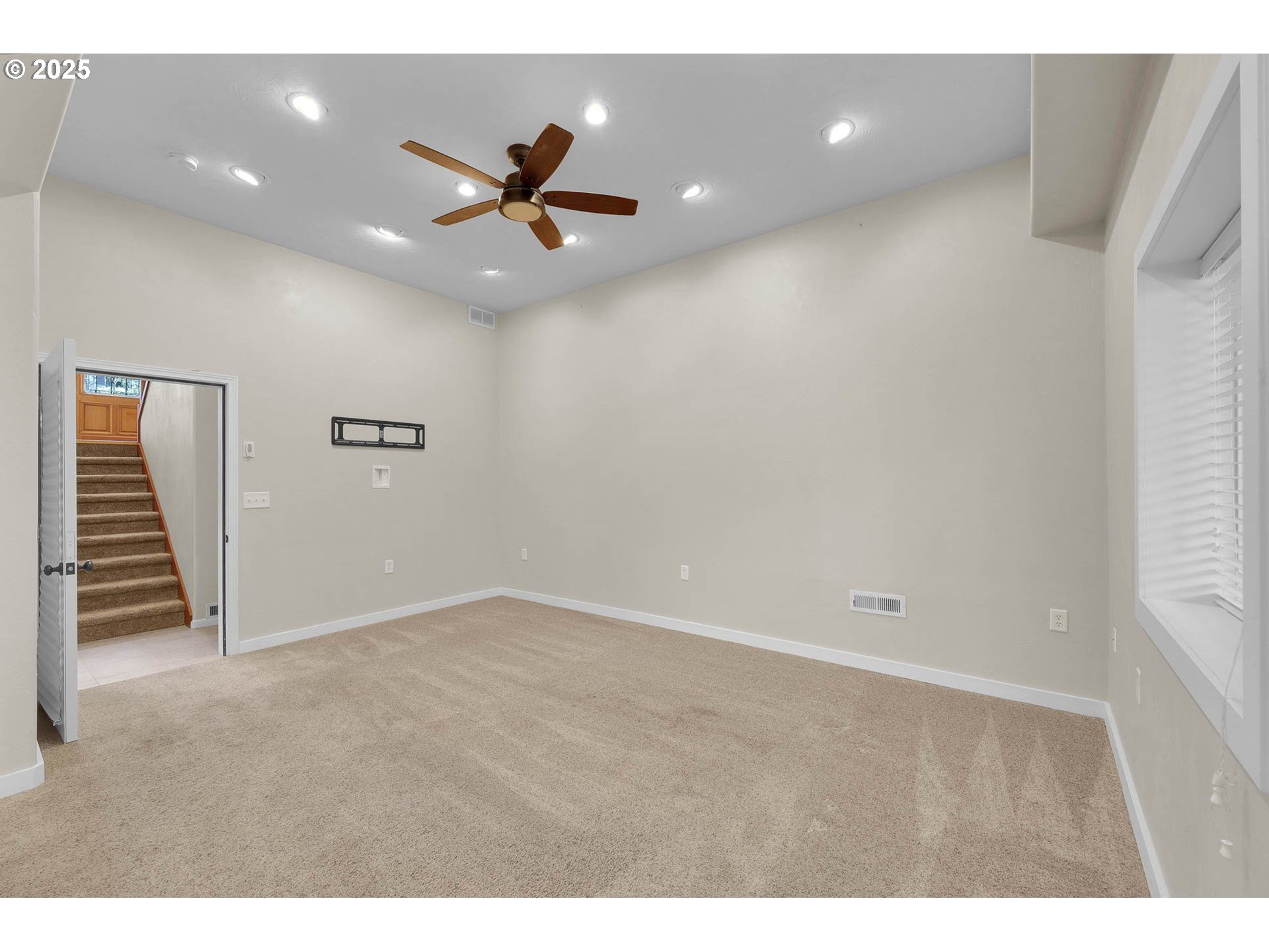 1184 South 69th Street Springfield, OR 97478 - Photo 38 of 48