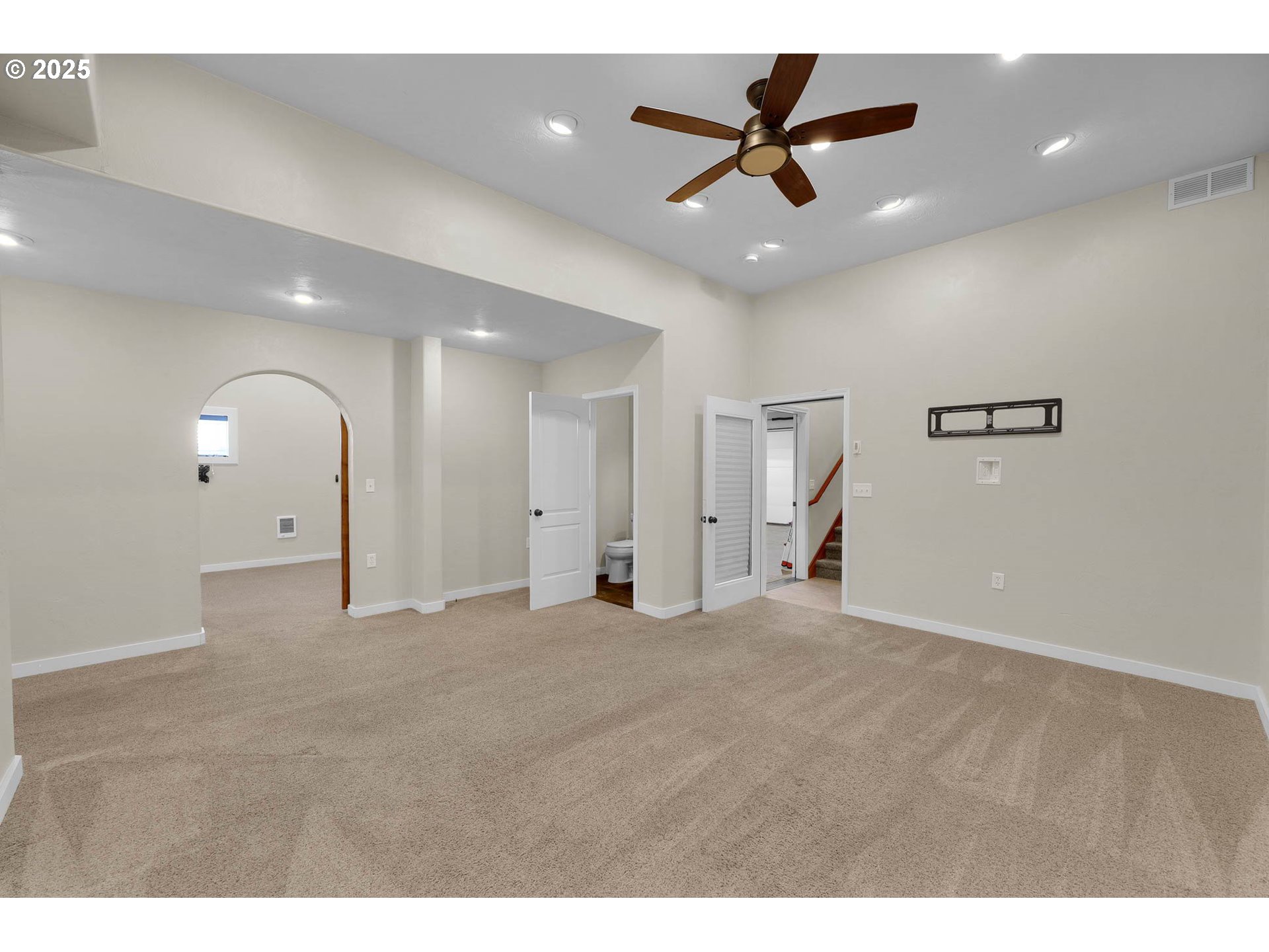 1184 South 69th Street Springfield, OR 97478 - Photo 39 of 48