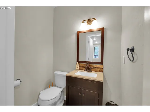 $725,000 | 1184 South 69th Street, Springfield, OR 97478