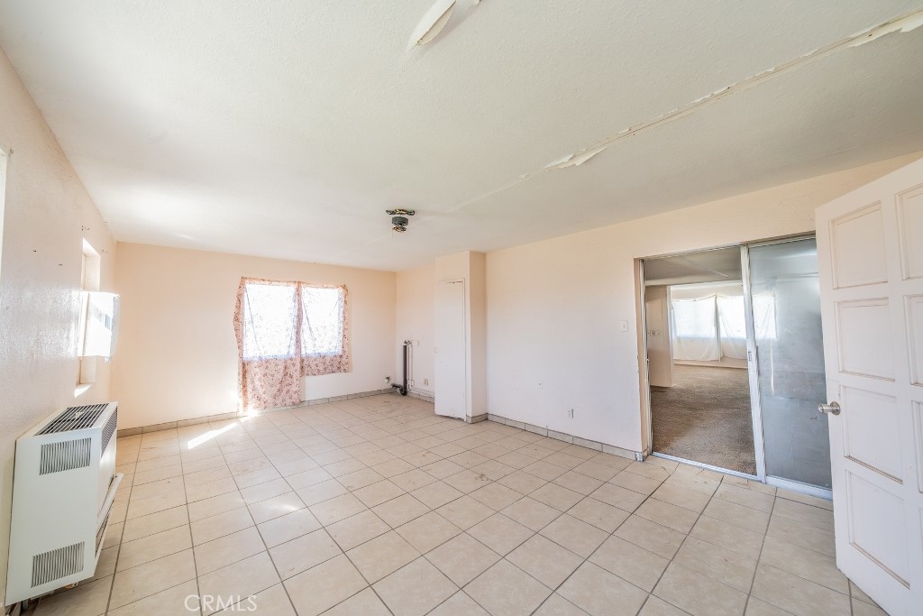 11025 Phelan Road Oak Hills, CA 92344 - Photo 13 of 33