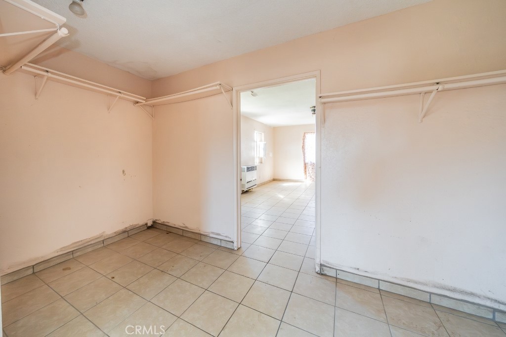 11025 Phelan Road Oak Hills, CA 92344 - Photo 15 of 33