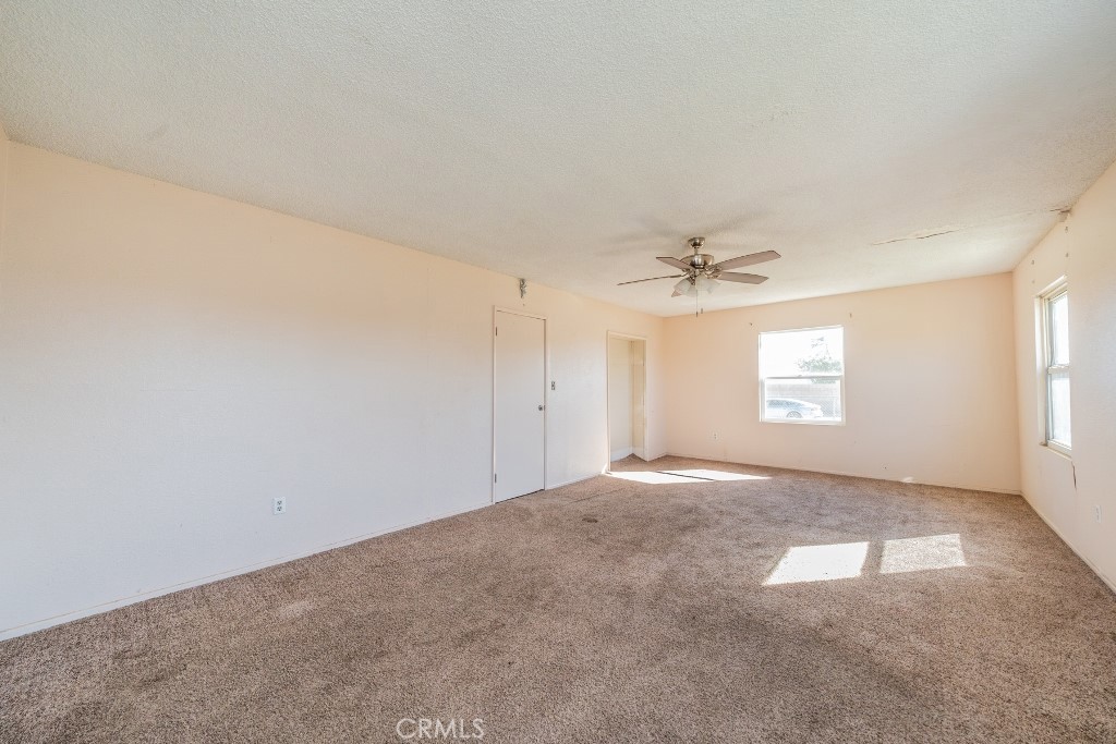 11025 Phelan Road Oak Hills, CA 92344 - Photo 17 of 33