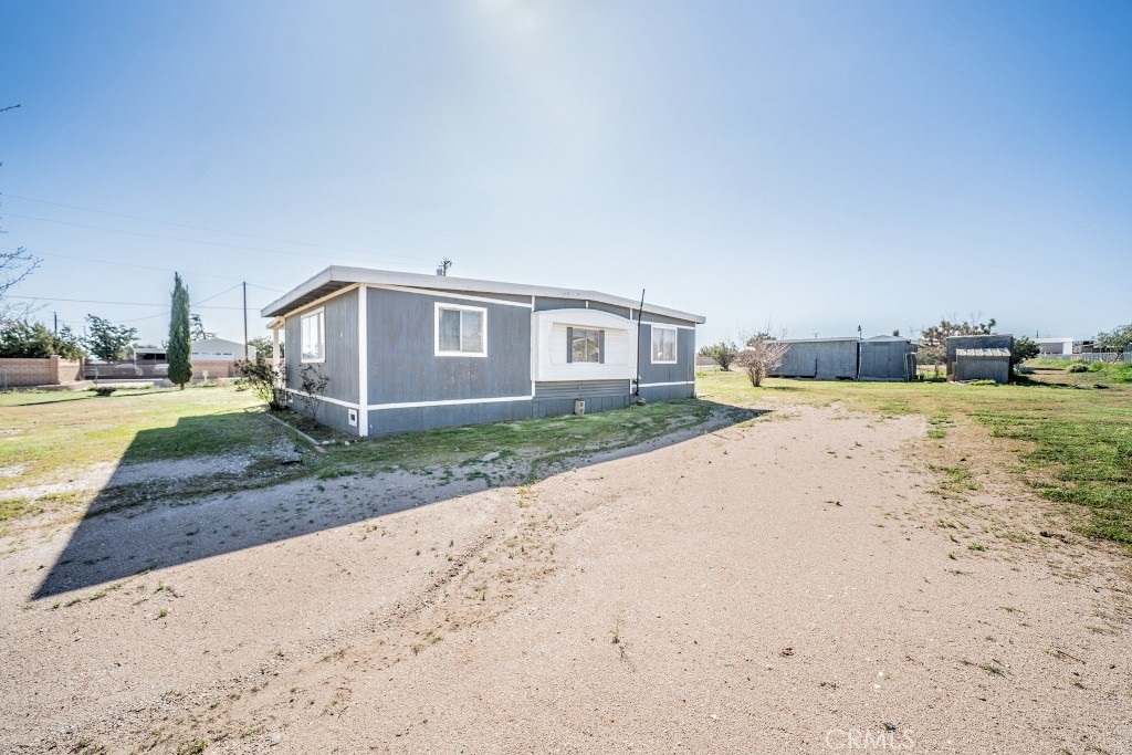 11025 Phelan Road Oak Hills, CA 92344 - Photo 2 of 33