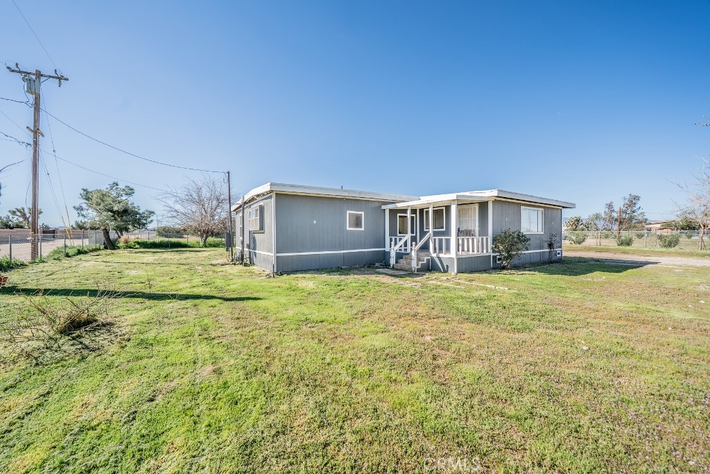 11025 Phelan Road Oak Hills, CA 92344 - Photo 5 of 33