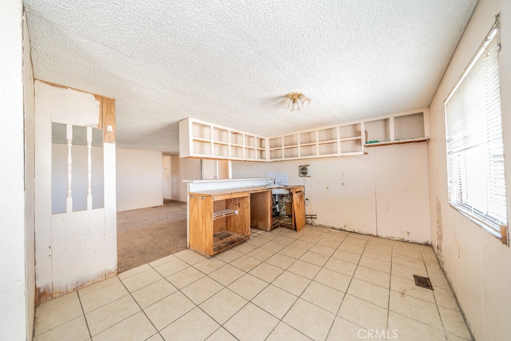 11025 Phelan Road Oak Hills, CA 92344 - Photo 9 of 33