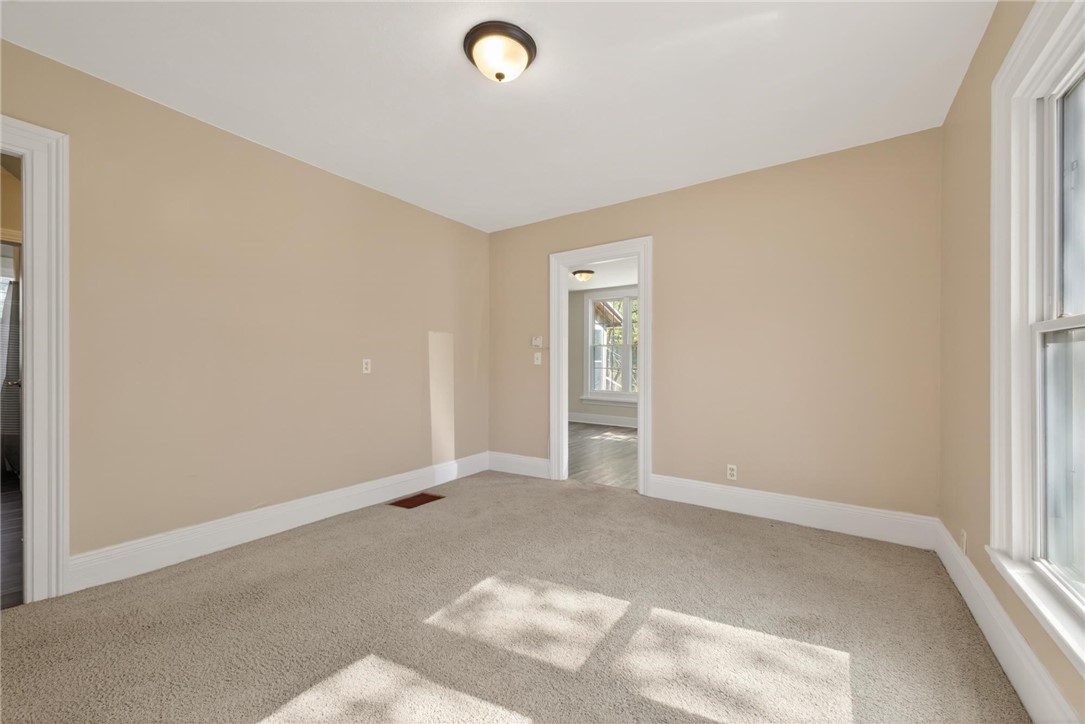 28 Upton Place Rochester, NY 14612 - Photo 23 of 29