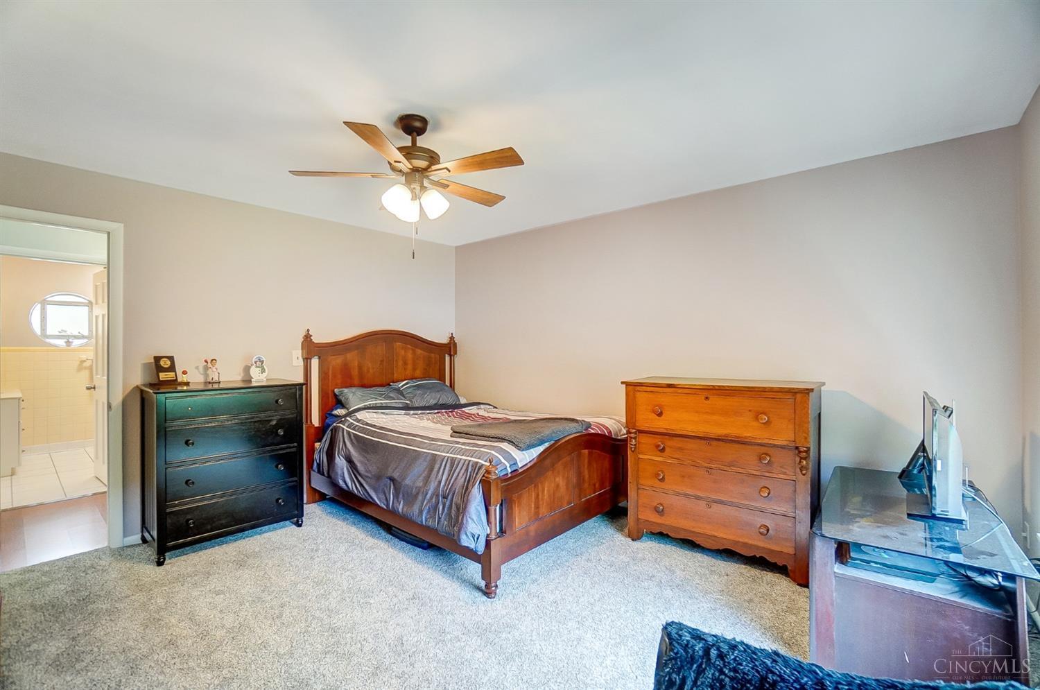1881 Linneman Road Cincinnati, OH 45238 - Photo 27 of 51