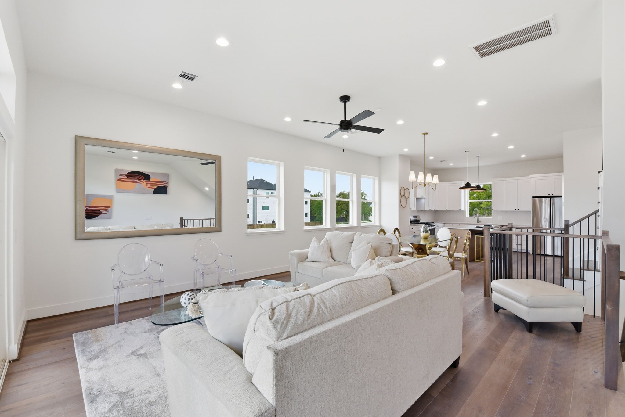 7702 Earl Rudder Way Houston, TX 77055 - Photo 10 of 45