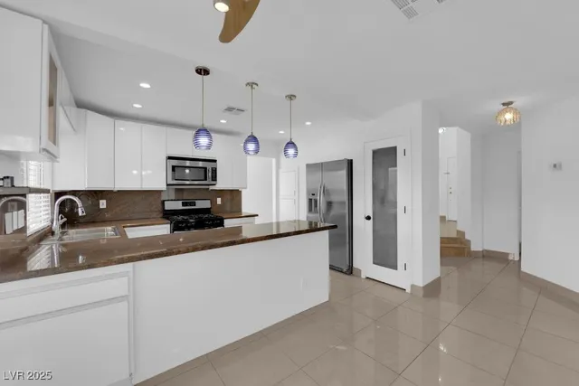 $459,000 | 738 Panhandle Drive, Henderson, NV 89014