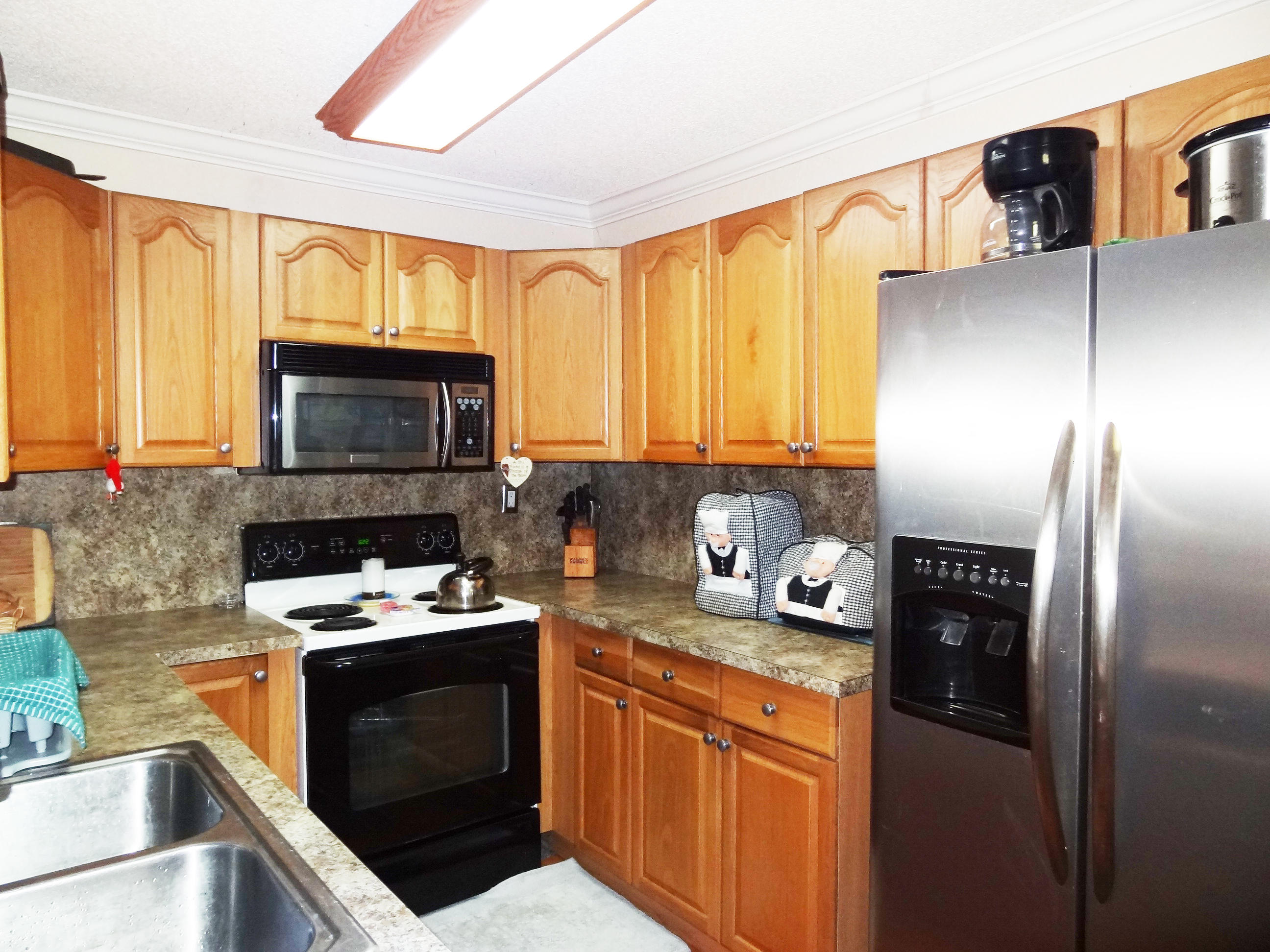 9877 Spanish Isles Drive Boca Raton, FL 33496 - Photo 5 of 11 KITCHEN