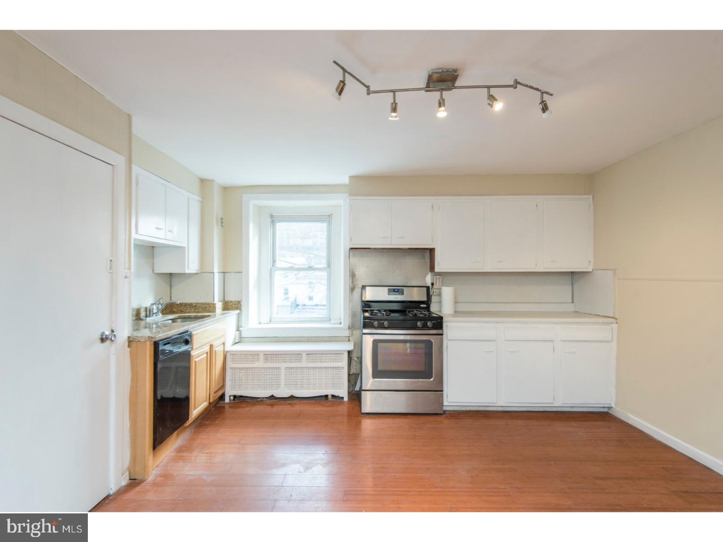 165 Levering Street Philadelphia, PA 19127 - Photo 4 of 25
