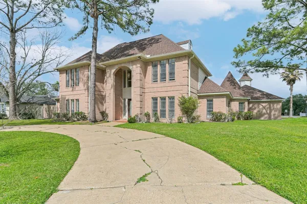 $3,200 | 1410 Osborne Drive, Friendswood, TX 77546
