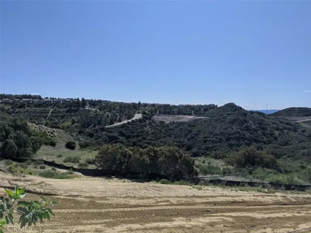 a view of a sky from a yard