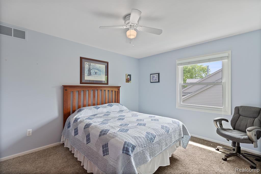 2017 Roundtree Rochester Hills, MI 48307 - Photo 16 of 36