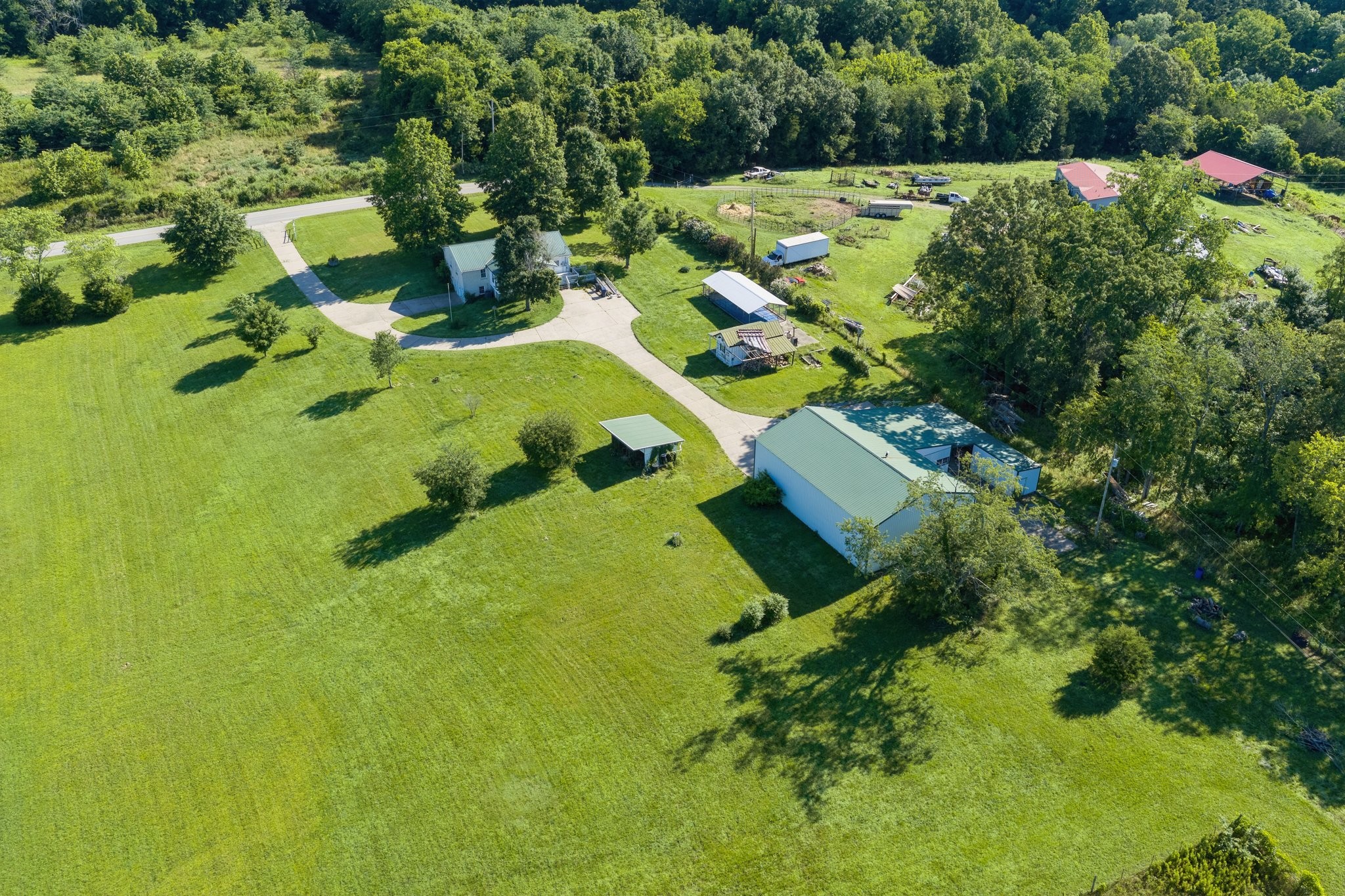 2165 Petty Road Charlotte, TN 37036 - Photo 4 of 75