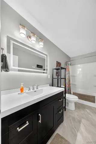 $515,000 | 2424 Trout Camp Road, Waterloo, IL 62298