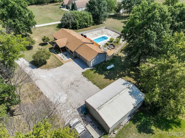 $515,000 | 2424 Trout Camp Road, Waterloo, IL 62298